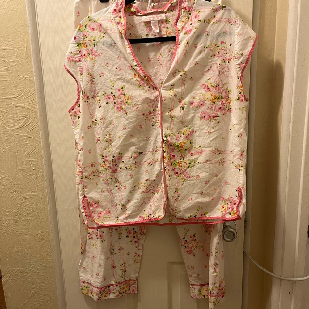 Oscar de la Renta floral pajamas